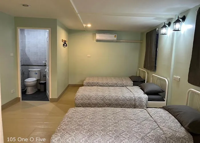 아파트 105 House With 2 Br 방콕