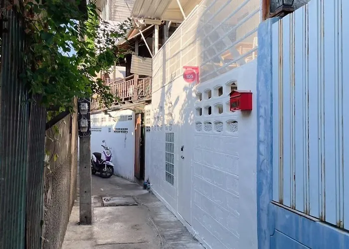 105 House With 2 Br 아파트 방콕