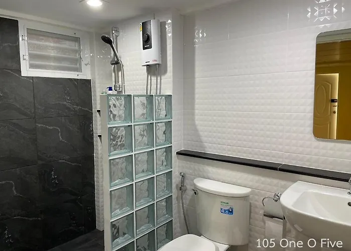아파트 105 House With 2 Br 방콕