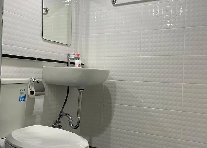 아파트 105 House With 2 Br 방콕